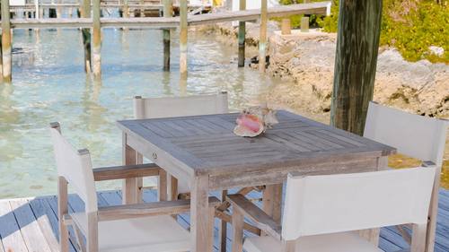 Outdoor dining on the point