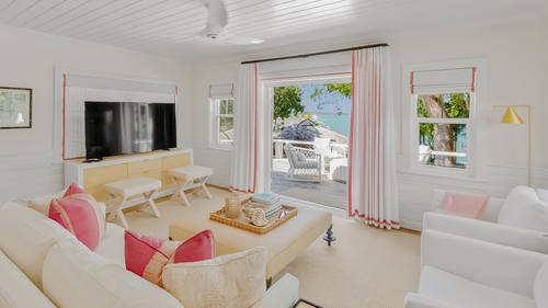 High Tide living area 4