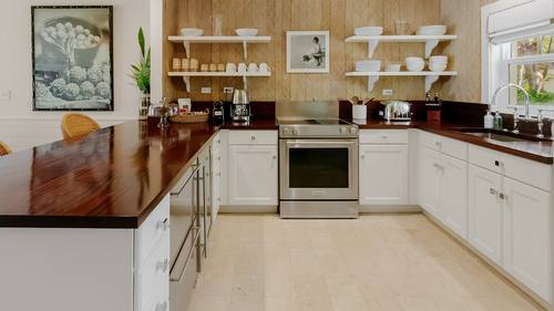 High Tide living area 9