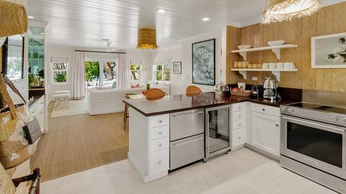 High Tide living area 10