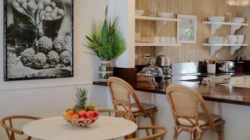 High Tide living area 11