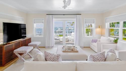 Low Tide living area 4