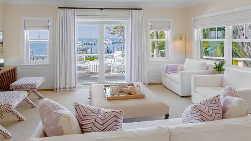 Low Tide living area 5