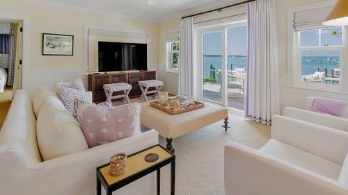 Low Tide living area 7
