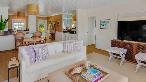 Low Tide living area 8