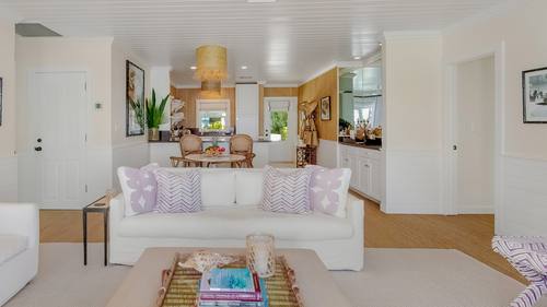 Low Tide living area 9