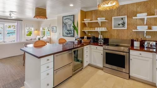 Low Tide living area 13