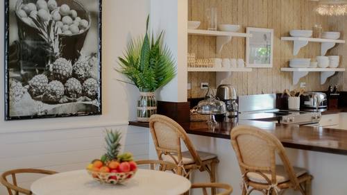 Low Tide living area 14